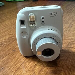 Fujifilm Instax Mini 9 Instant Camera - Cream